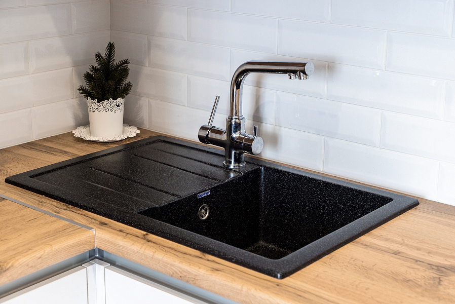 Кухня угловая Hi-Tech — Белый и дуб